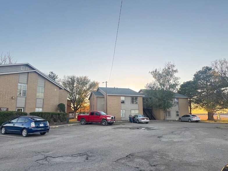 More Photos Of 2201 SW 15th Ave, Perryton Apartments For Sale