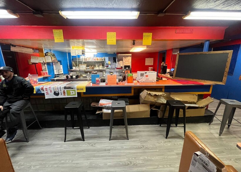 More Photos Of 115 Springfield St, Dayton Storefront Retail Residential For Lease