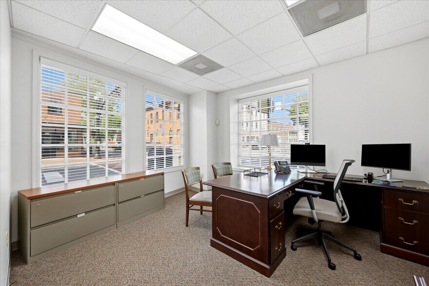 More Photos Of 48 W Boscawen St, Winchester Storefront Retail Office For Sale