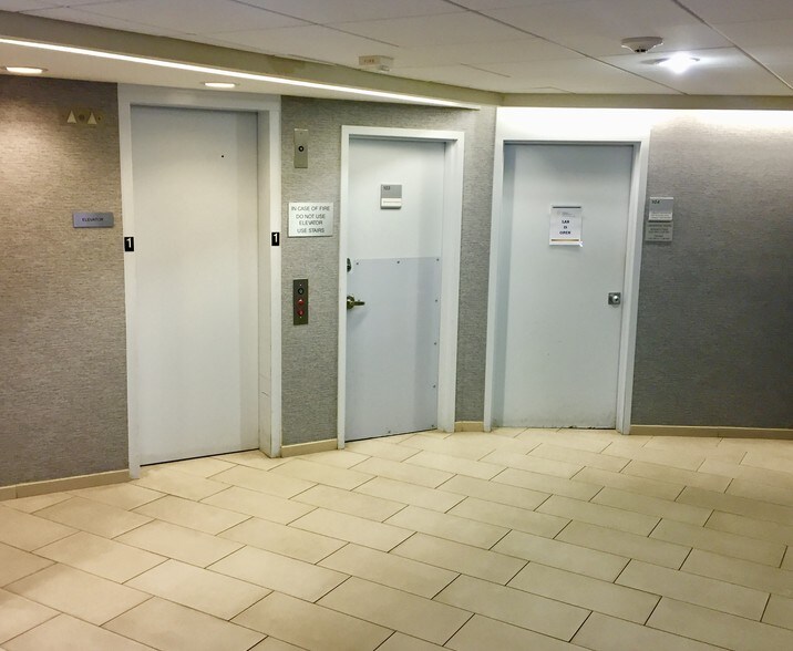 More Photos Of 1525 Wampanoag Trl, East Providence Medical For Lease