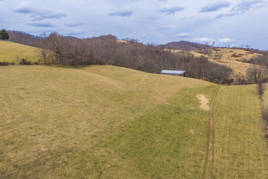 More Photos Of 230 Barn Ave, North Tazewell Land For Sale