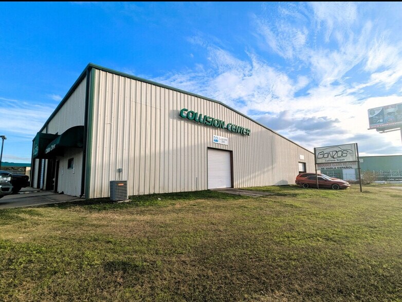 Primary Photo Of 5320 W Parkway St, Groves Industrial For Sale