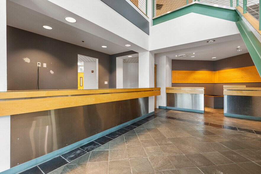 More Photos Of 6521 212th St SW, Lynnwood Distribution For Lease