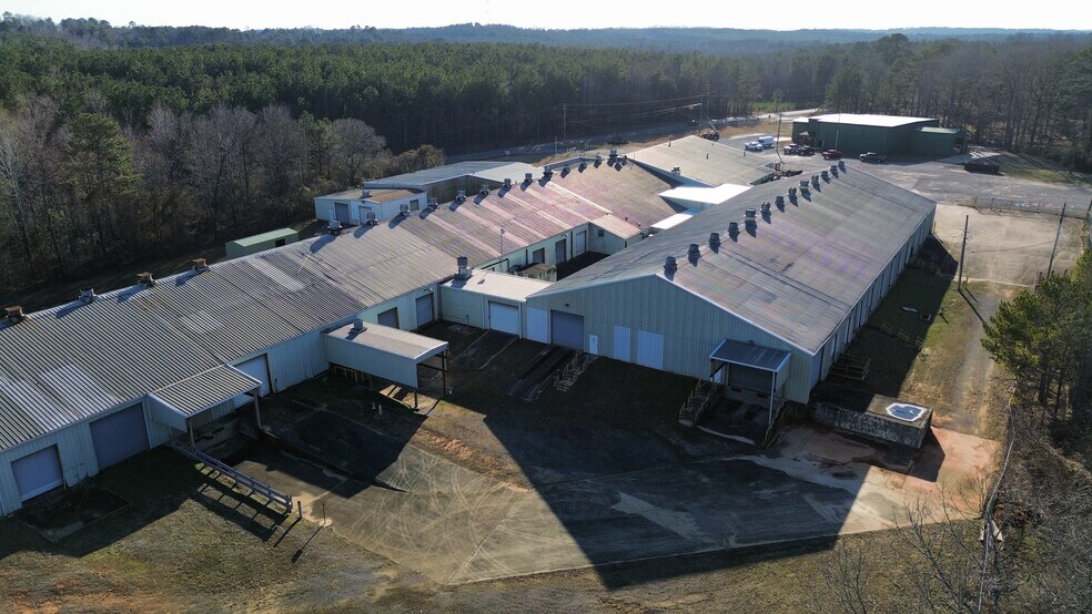 More Photos Of 1102 Highway 96, Fayette Warehouse For Lease