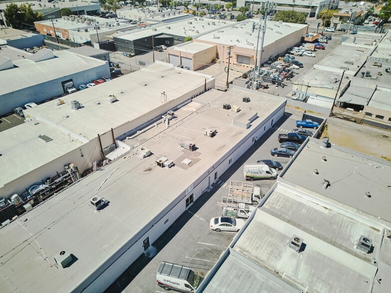 More Photos Of 15013-15019 Califa St, Van Nuys Manufacturing For Lease