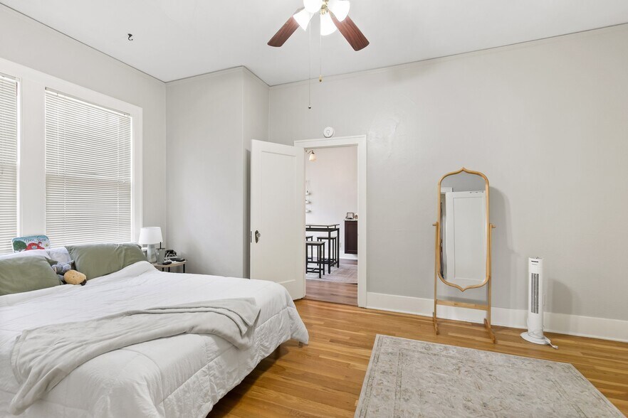 More Photos Of 128-130 E Monument St, Colorado Springs Office Residential For Sale