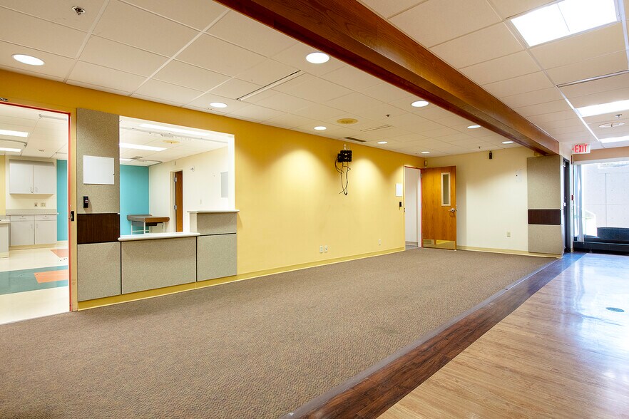 More Photos Of 17406 Royalton Rd, Strongsville Medical For Lease