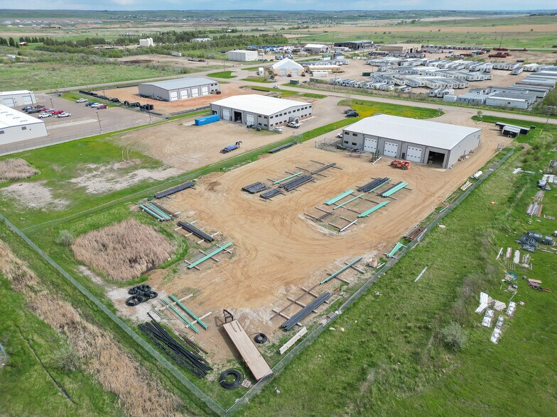 More Photos Of 509 Well St, Williston Warehouse For Lease