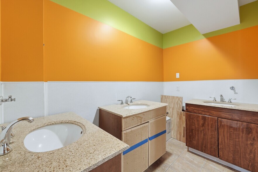 More Photos Of 5405 Bergenline Ave, West New York Storefront Retail Office For Lease