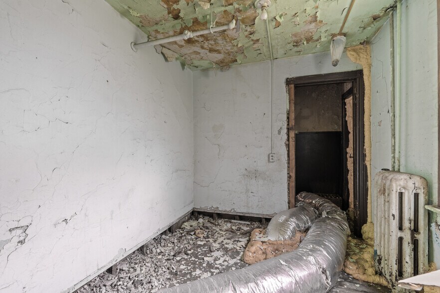 More Photos Of , Utica Unknown For Sale