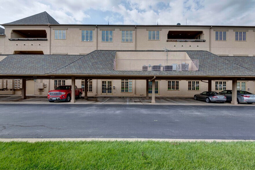 More Photos Of 1531 E Bradford Pky, Springfield Medical For Sale