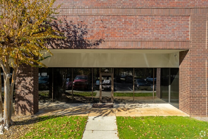 More Photos Of 2150 Northmont Pky, Duluth Warehouse For Lease