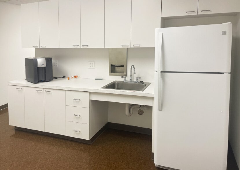 More Photos Of 4301 Wyoming Blvd, Albuquerque Bank For Sale