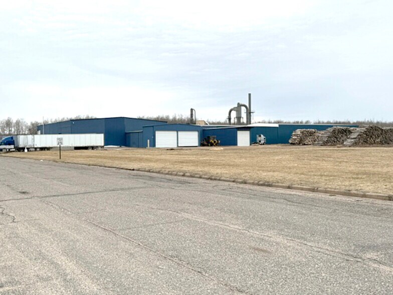 More Photos Of 920 Bridge St, Antigo Industrial For Sale