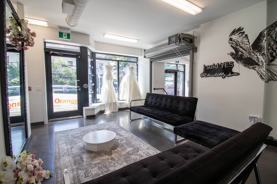 More Photos Of 140 Caroline St S, Hamilton Storefront Retail Residential For Lease