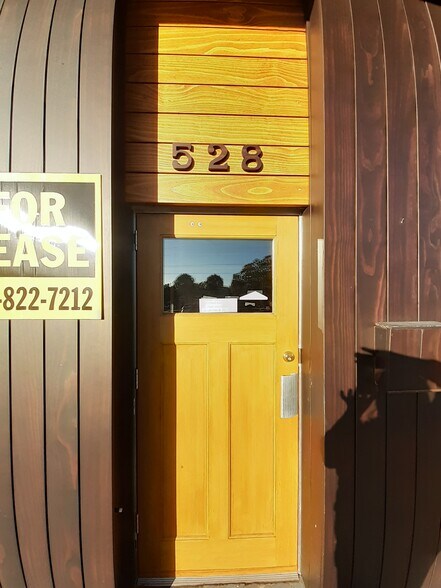 More Photos Of 528 S Missouri Ave, Clearwater Storefront Retail Office For Lease