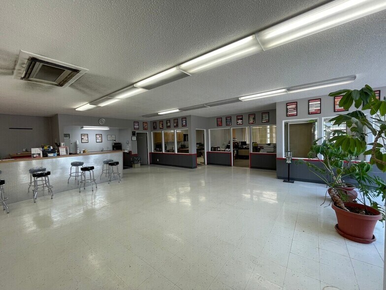 More Photos Of 555 N Center St, Casper Service For Sale