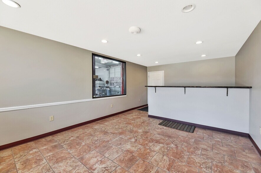 More Photos Of 11209 W Kellogg, Wichita Auto Dealership For Sale