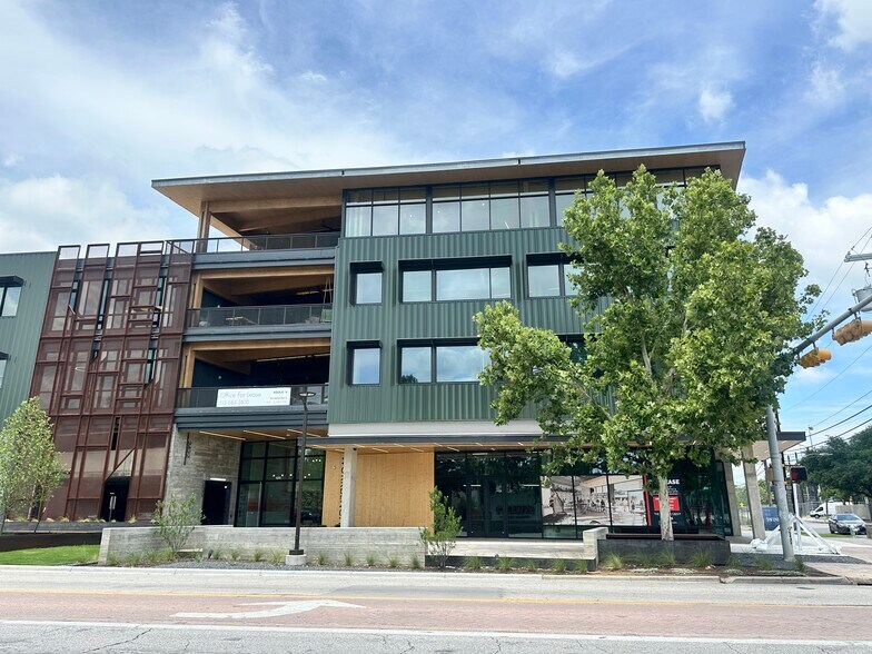 More Photos Of 2422 E 7th St, Austin Office For Lease