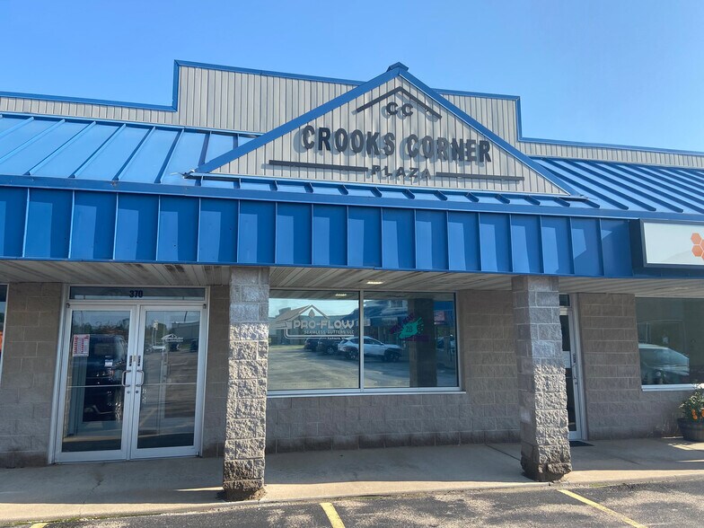 Primary Photo Of 340 E Ann St, Kaukauna General Retail For Lease