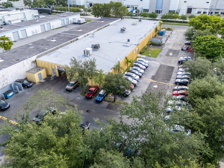 Primary Photo Of 2501 NW 17th Ln, Pompano Beach Warehouse For Lease