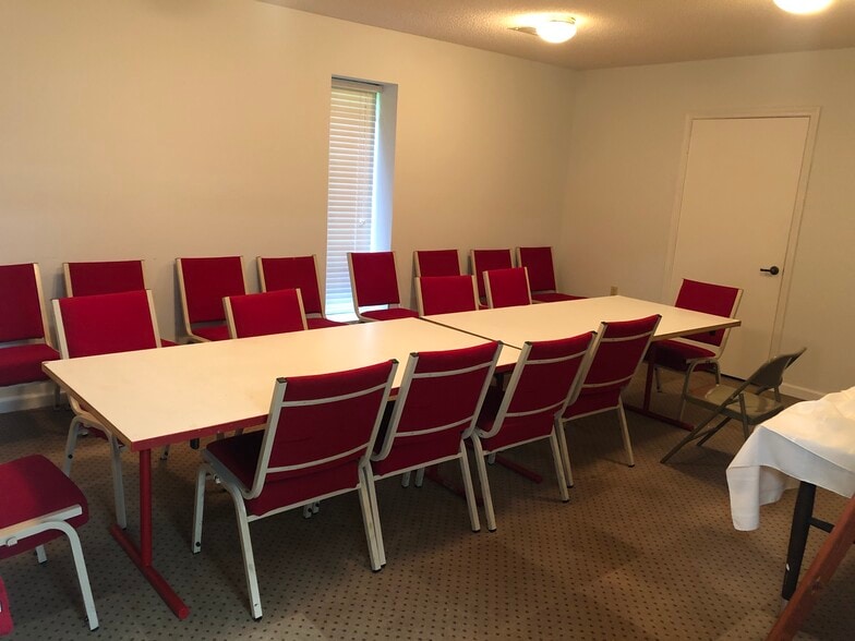 More Photos Of 787 Paden Dr, Lawrenceville Religious Facility For Lease