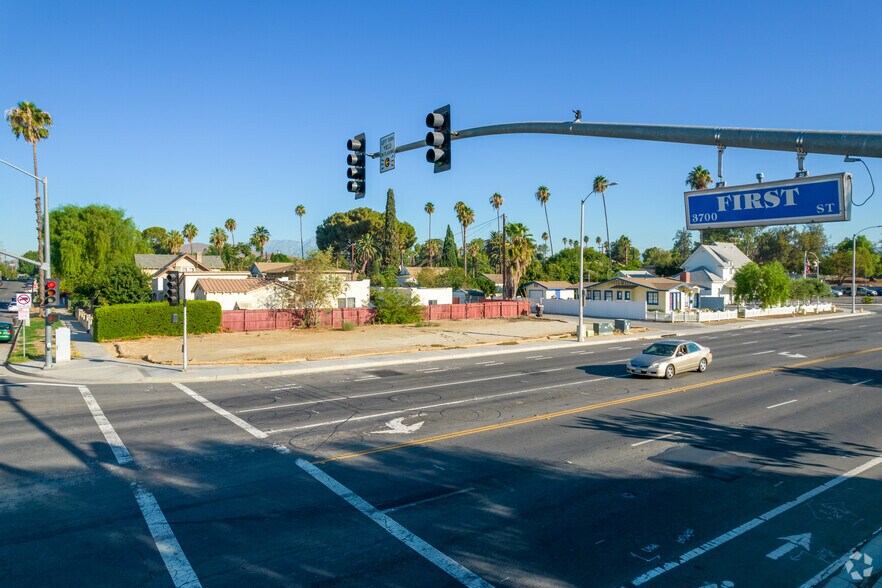 More Photos Of 3071 Market St, Riverside Land For Sale