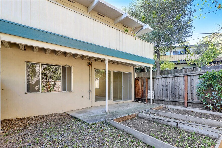 More Photos Of 6 Garden Ct, Belmont Apartments For Sale