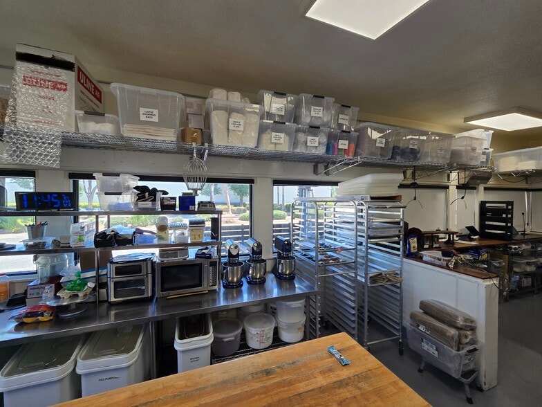 More Photos Of 922 W West Covina Pky, West Covina Storefront Retail Office For Lease