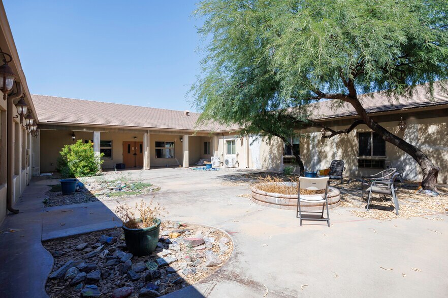 More Photos Of 16286 S Sunland Gin Rd, Arizona City Rehabilitation Center For Sale