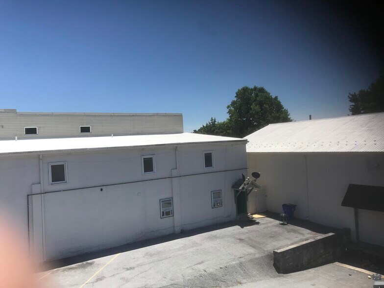 More Photos Of 1023 W Washington St, Hagerstown Warehouse For Lease