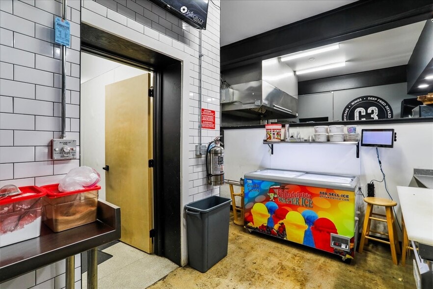 More Photos Of 985 Baltimore Pike, Gettysburg Storefront For Sale