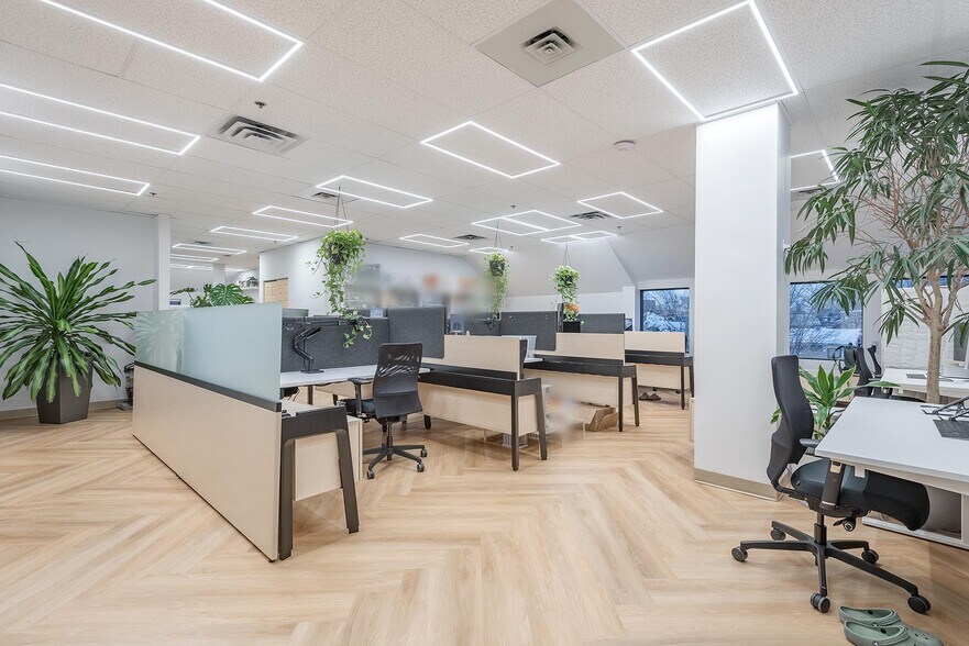 More Photos Of 50 Rue Saint-Charles O, Longueuil Medical For Lease
