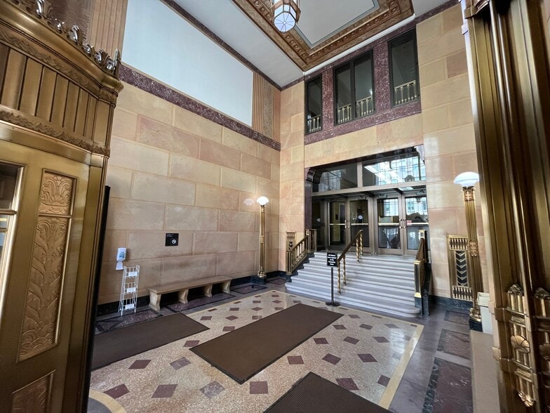 More Photos Of 1 W Wilson St, Madison Office For Sale