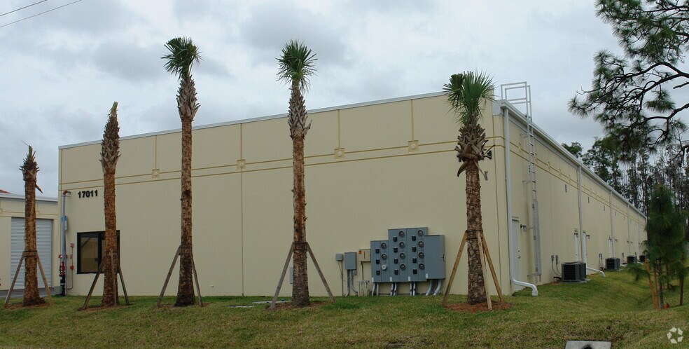 More Photos Of 17011 Alico Commerce Ct, Fort Myers Warehouse For Lease