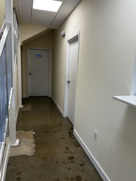 More Photos Of 35 SW 12th Ave, Dania Beach Distribution For Sale