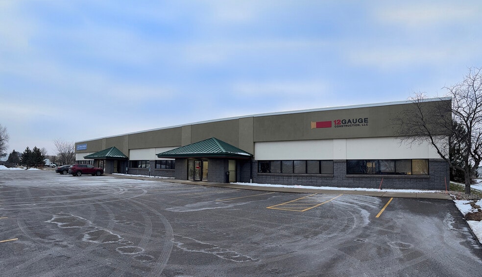 More Photos Of 4125 Terminal Dr, McFarland Showroom For Lease