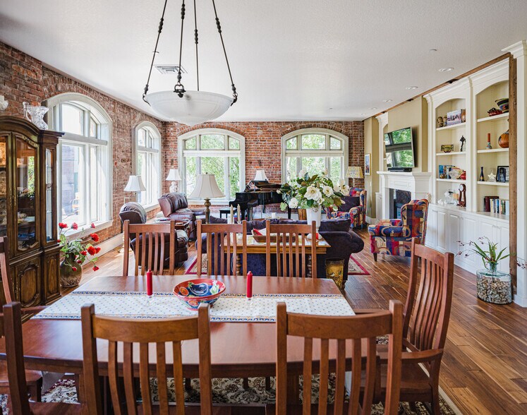 More Photos Of 447 State St, Salem Apartments For Lease