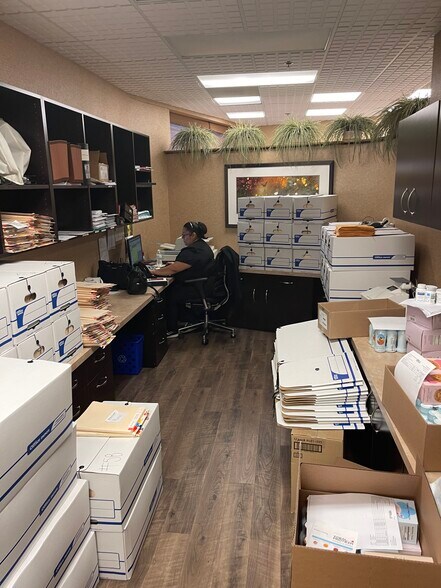 More Photos Of 355-385 W Northwest Hwy, Palatine General Retail For Sale