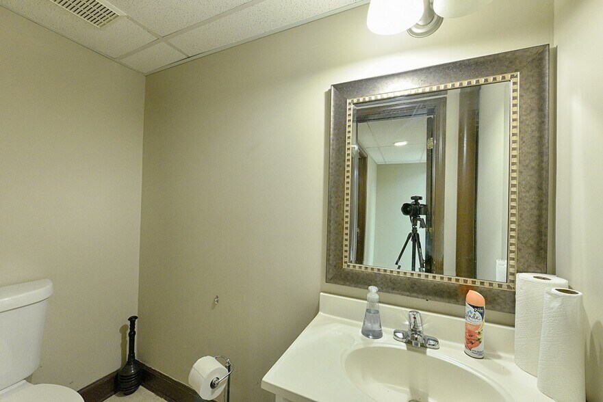 More Photos Of 2601 Sandy Plains Rd, Marietta Office For Sale