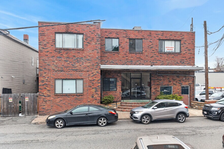 More Photos Of 7 Foster St, Revere Medical For Sale