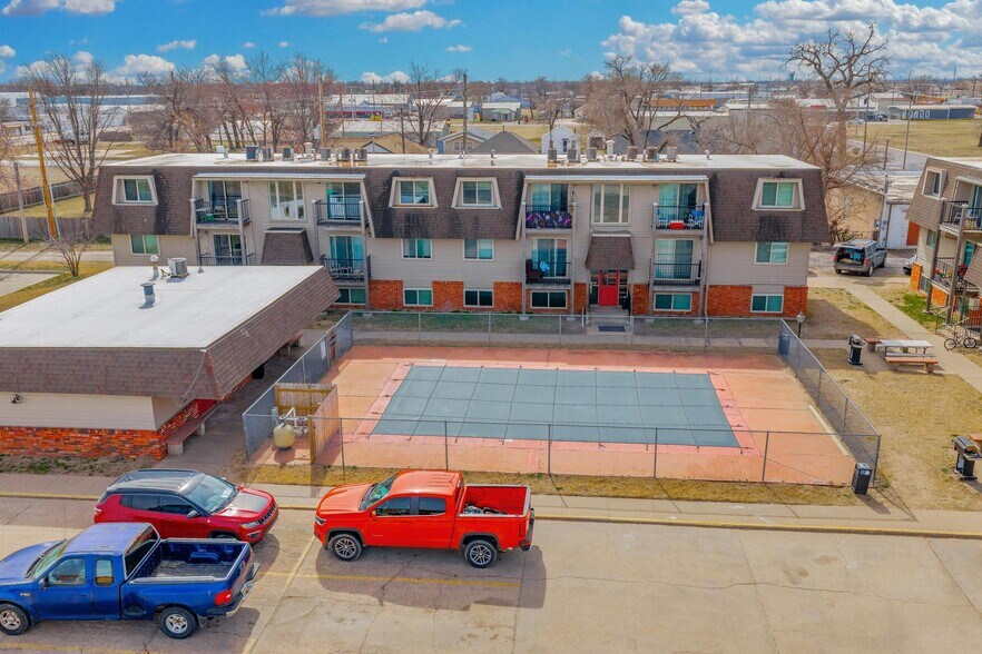 More Photos Of 103 E 7th Ave, South Hutchinson Apartments For Sale