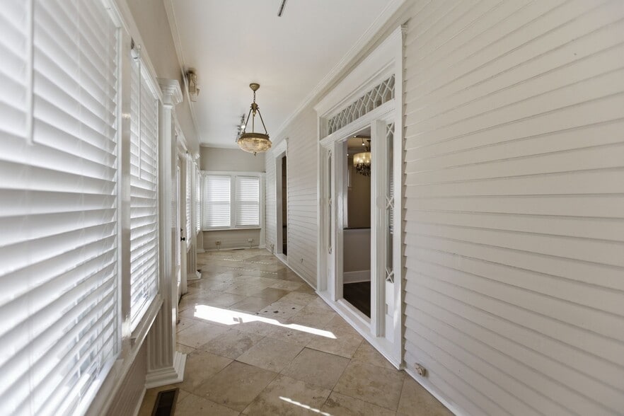 More Photos Of 211 29th Ave N, Nashville Freestanding For Lease