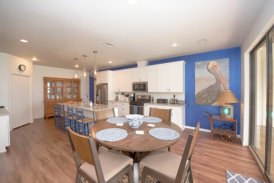 More Photos Of 3821 Nasa Pky, El Lago Lodge Meeting Hall For Sale