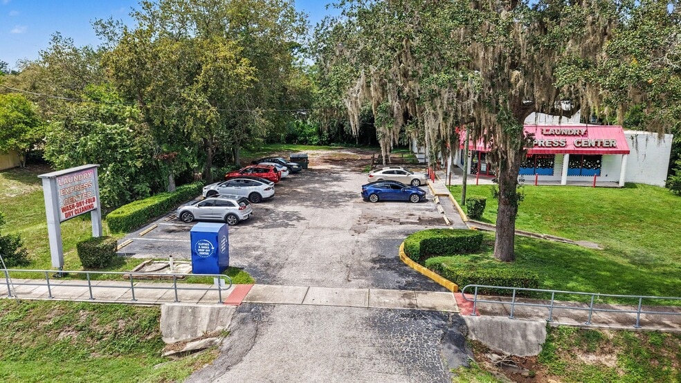 More Photos Of 12712 56th St N, Temple Terrace Freestanding For Sale