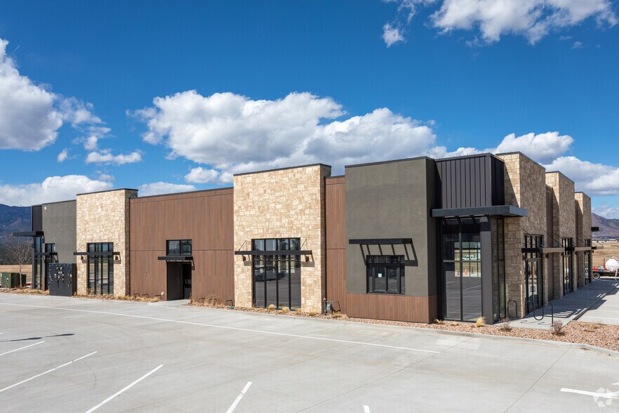 More Photos Of 15 Spectrum Loop, Colorado Springs Restaurant For Lease