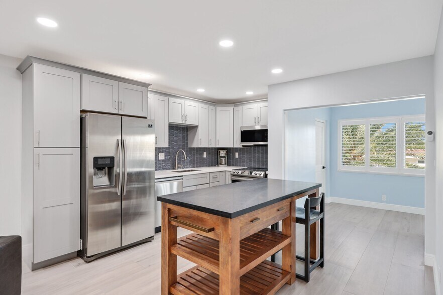 More Photos Of 830 SE 22nd Ave, Pompano Beach Apartments For Sale