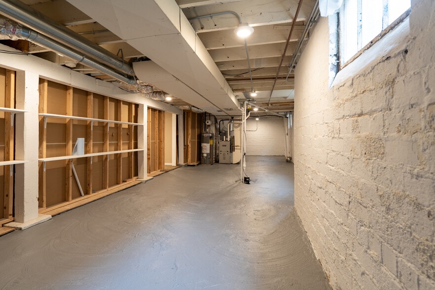 More Photos Of 240 S Buchanan St, Edwardsville Office For Sale