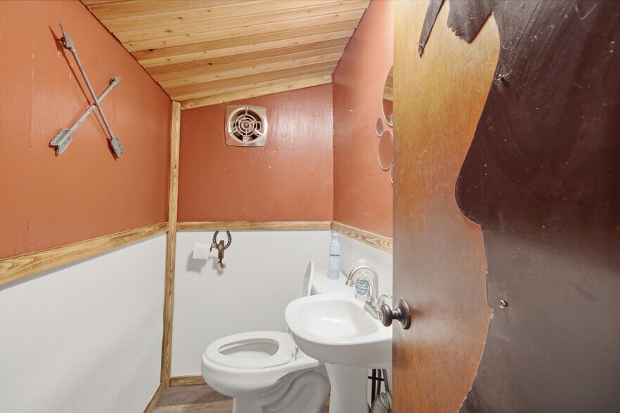 More Photos Of 5588 Highway 8, Deary General Retail For Sale