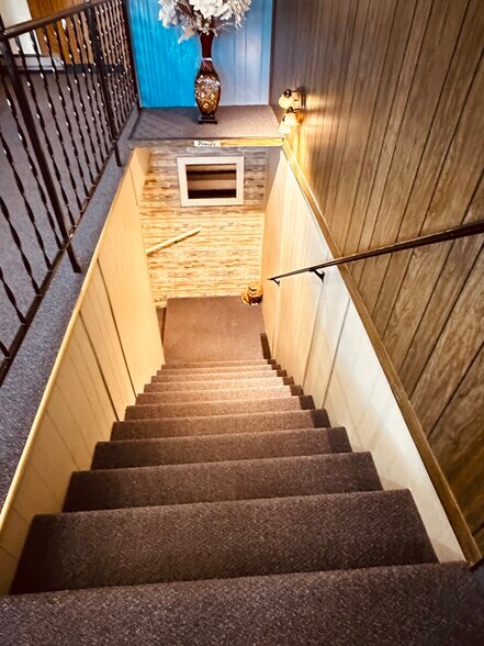 More Photos Of 107 E Main St, Bison Hotel For Sale